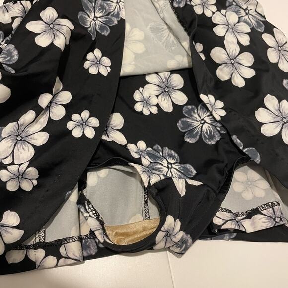Le Cove Brand Swim Dress One Piece Black, White & Gray Floral Size 16 Swimsuit - Picture 4 of 8